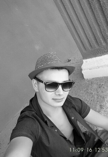 Моя фотография - Валерий, 33 из Санкт-Петербург (@valeriy51654)
